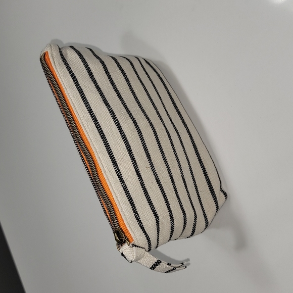 Makeup Bag / Toiletries Pouch - Picture 2 of 9